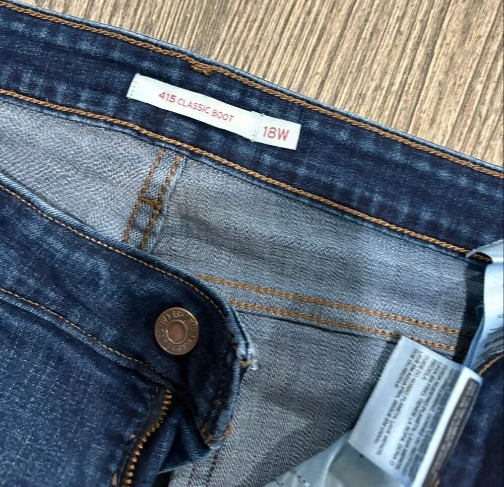 Levi's Strauss & Co. Women's Whisker 415 Classic Bootcut Jeans Blue Size 18W